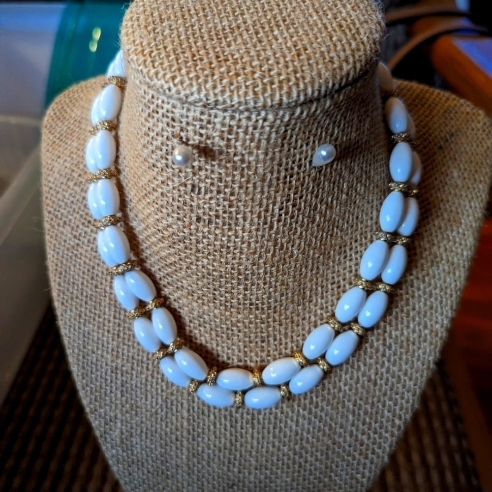 13. Monet White and Gold Beaded Necklace mfp #21